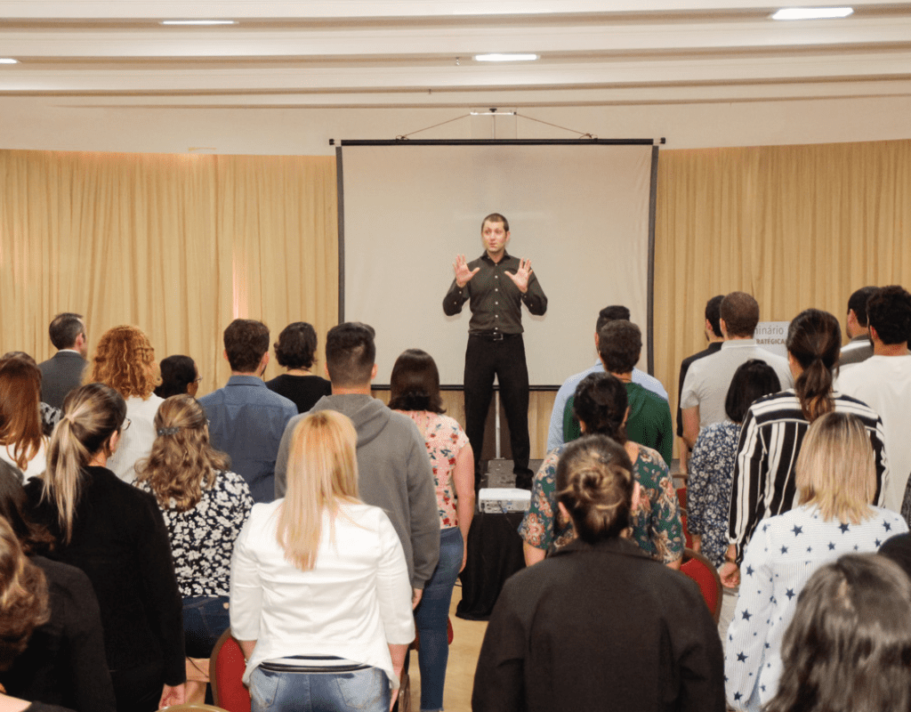 Como montar uma equipe de vendas de sucesso?